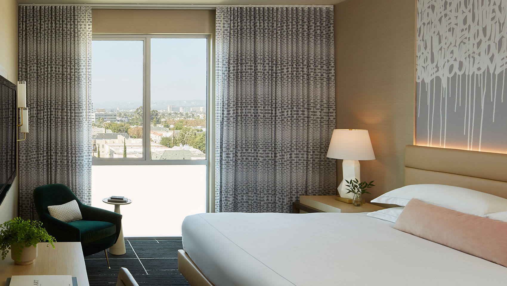 Guestroom with 1 King Bed