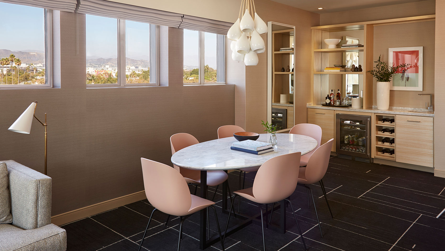 Hollywood Suite Dining Area