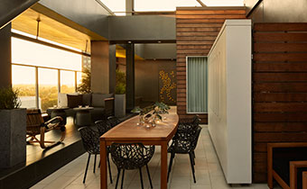 Wilshire Penthouse Outdoor dining area at Kimpton Hotel Wilshire