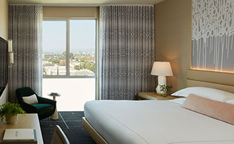 King Hollywood Hills View